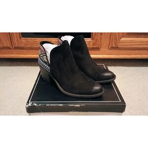 Qupid‎ Black Suede Aztec Print Bootie Ankle Boots Women size 5.5